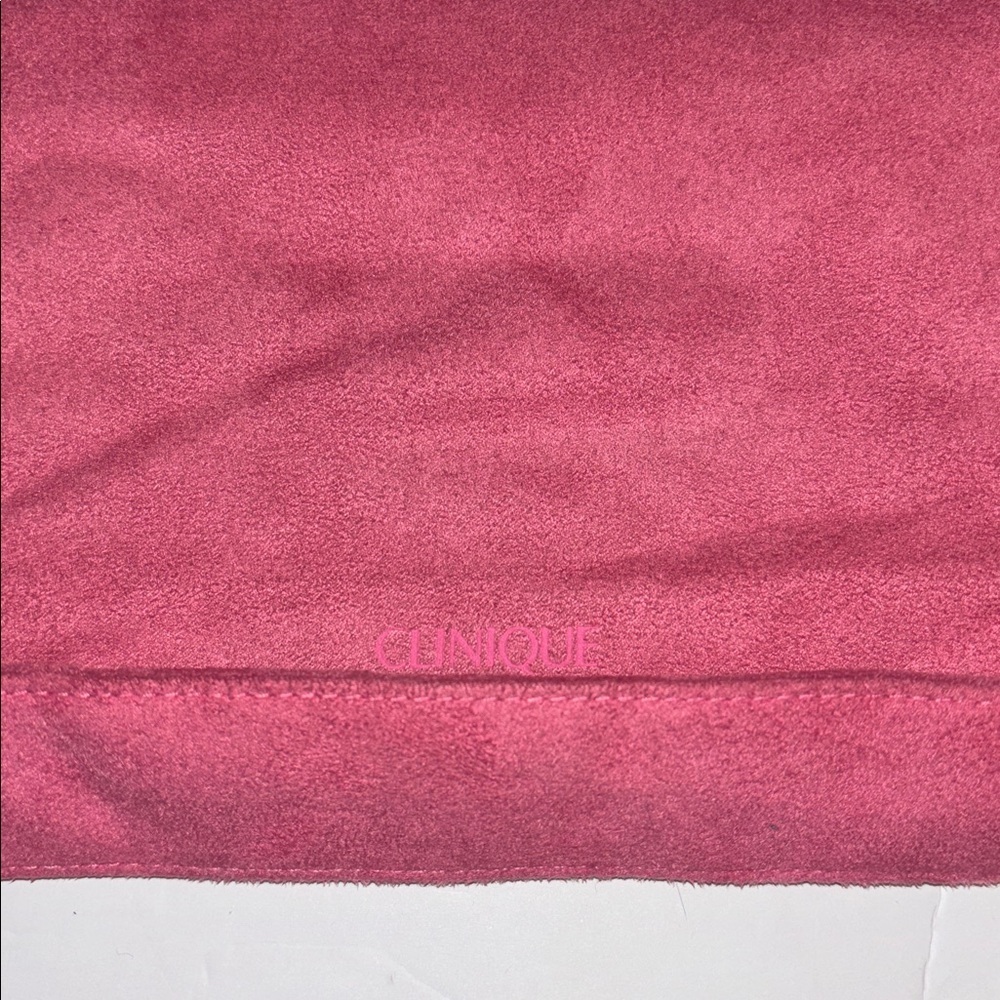 CLINQUE PINK FAUX SUEDE CLUTCH/HAND BAG WITH SILVER HANDLE
ADORABLE ππππ - Picture 2 of 11